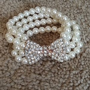 Pearl bracelet